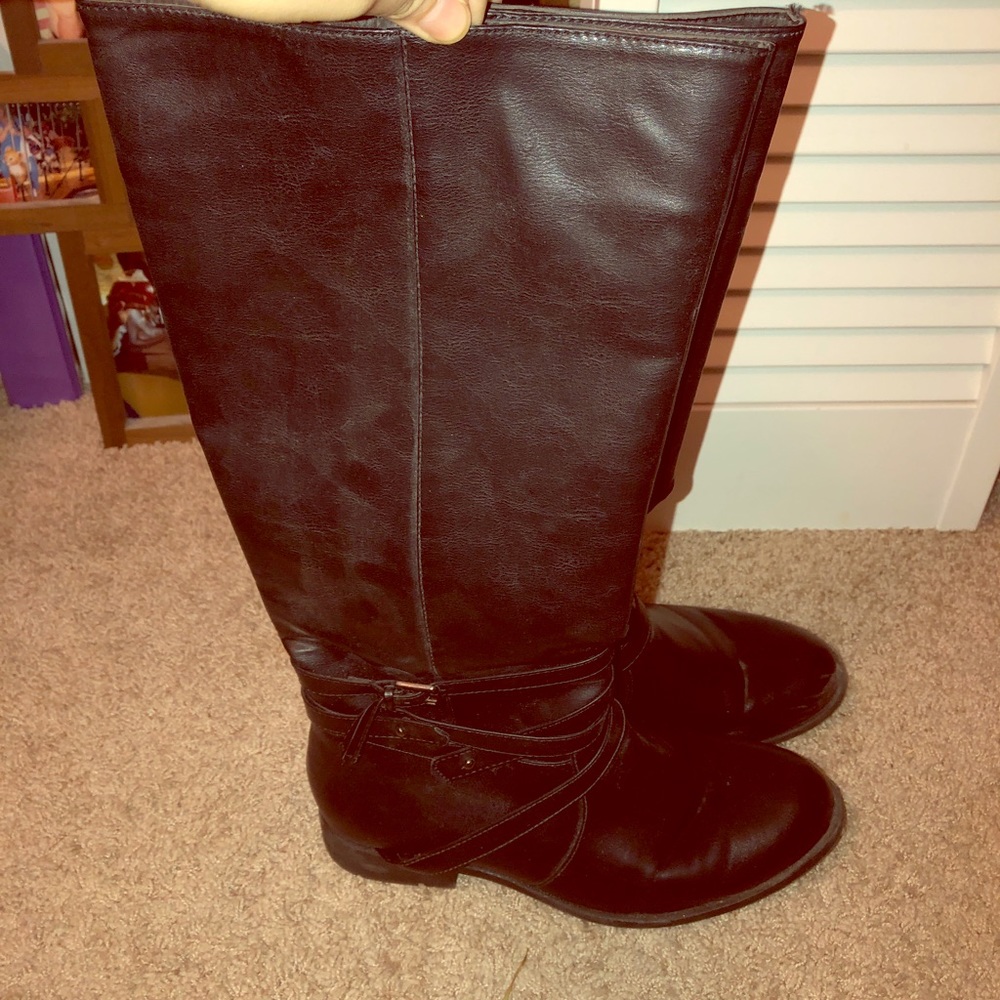 Black boots